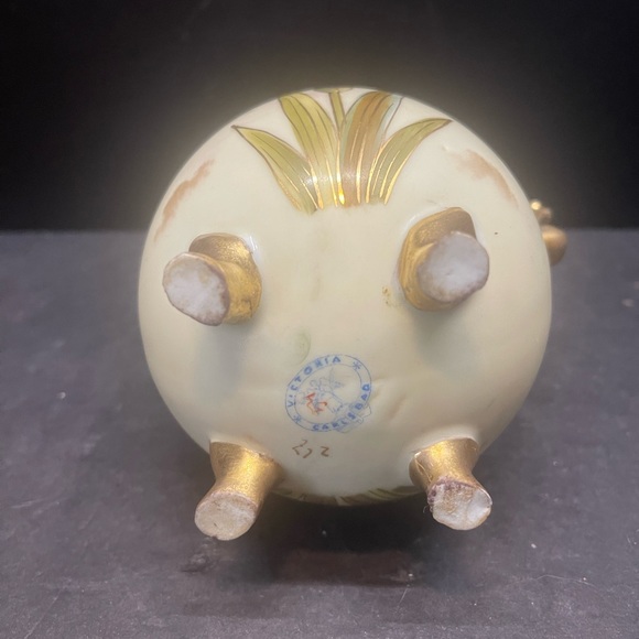 Antique Victoria Carlsbad Austria Handpainted Porcelain Handled Vase - Picture 7 of 10